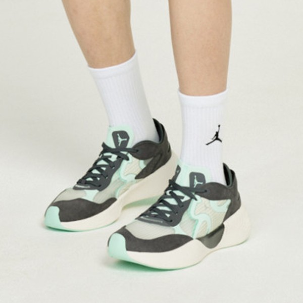 Jordan-Official-Nike-Jordan-Men's-Shoe-Low-cut